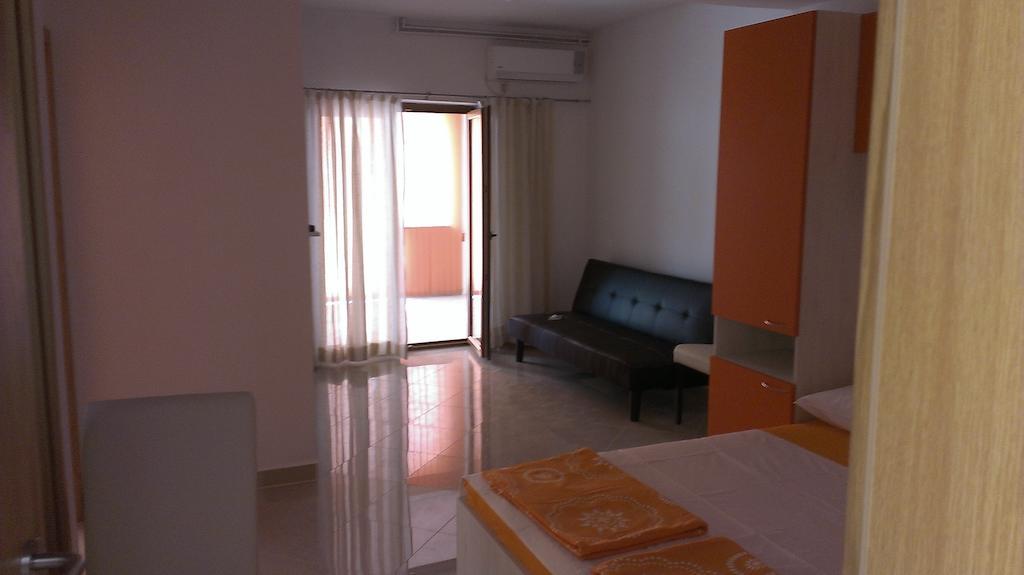 Apartments Hana Starigrad Paklenica Bilik gambar